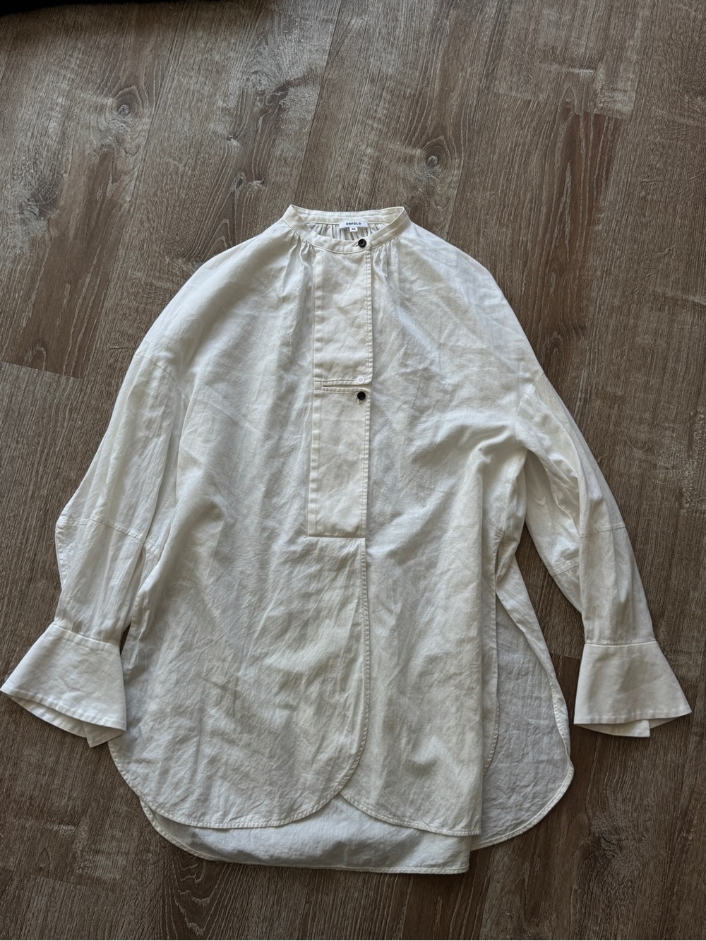 White Apron Button-Front Collar Shirt